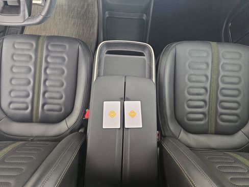 Used 2024 Rivian R1S Adventure AWD/4WD image 31