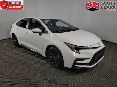 Used 2026 Toyota Corolla SE FWD image 1