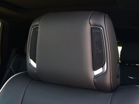 Used 2023 Cadillac Escalade Premium Luxury AWD/4WD image 20