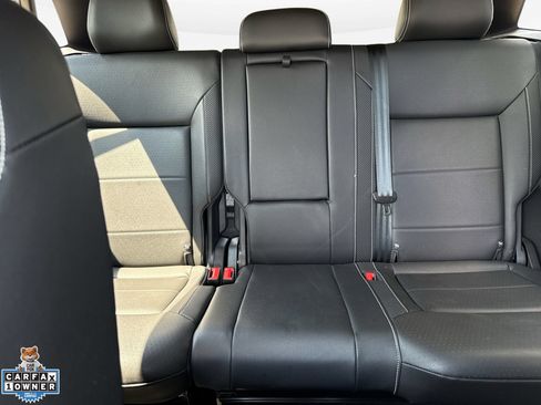 Used 2023 Volkswagen Atlas Cross Sport SE FWD image 22