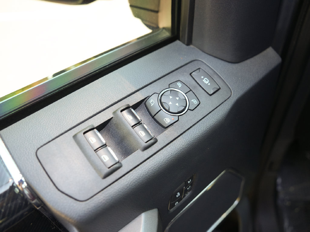 Used 2022 Ford F350 Platinum w/ Tremor Off-Road Package AWD/4WD image 8
