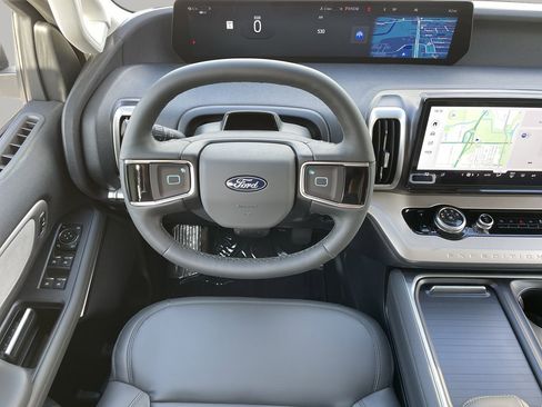 New 2026 Ford Expedition Active RWD image 17