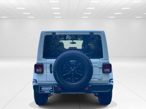 Used 2021 Jeep Wrangler Unlimited Sahara AWD/4WD image 5