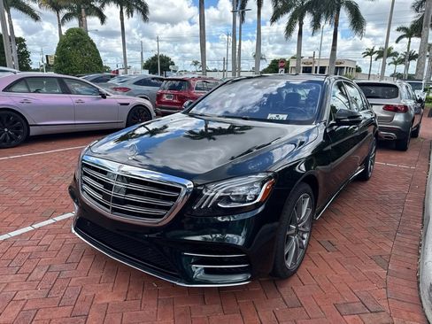 Used 2020 Mercedes-Benz S 560 Sedan image 2