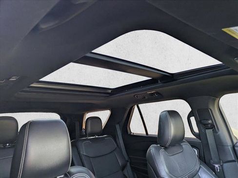 Used 2020 Ford Explorer ST w/ Premium Technology Package image 20