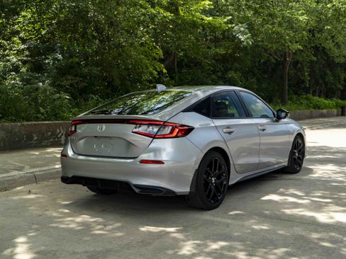 Used 2023 Honda Civic Sport image 9
