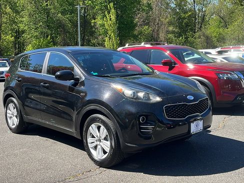 Used 2017 Kia Sportage LX AWD/4WD image 3