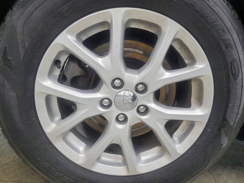 Used 2018 Jeep Cherokee Latitude Plus w/ Cold Weather Group image 31