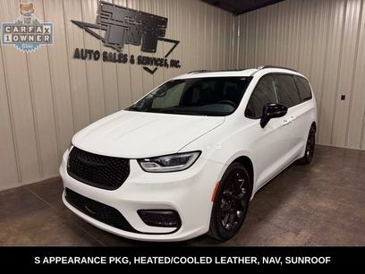 Used 2025 Chrysler Pacifica Limited