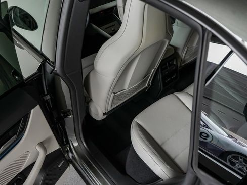 New 2026 Porsche Macan 4 Electric image 23