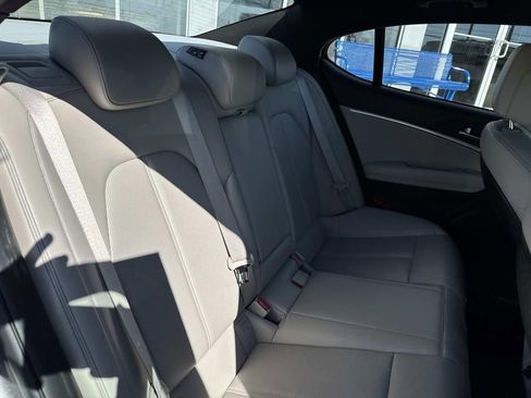 Used 2023 Genesis G70 2.0T image 10