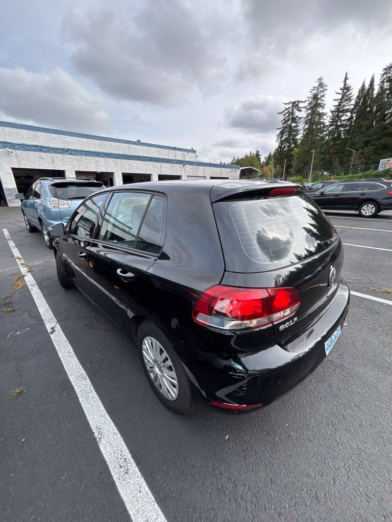 Used 2013 Volkswagen Golf 4-Door FWD image 5