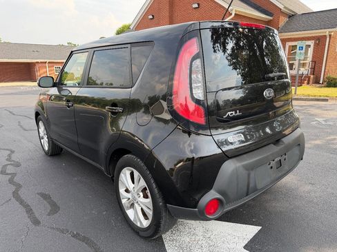 Used 2014 Kia Soul + FWD image 5