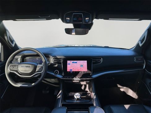 Used 2022 Jeep Wagoneer Series I image 17