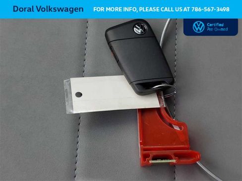 Used 2023 Volkswagen Taos SE w/ Panoramic Sunroof Package image 33
