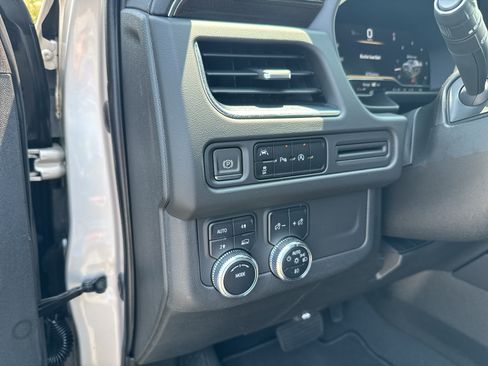 Used 2023 GMC Yukon SLE AWD/4WD image 13