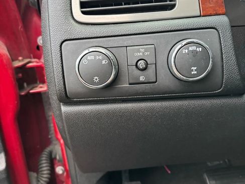 Used 2013 Chevrolet Suburban LT image 29