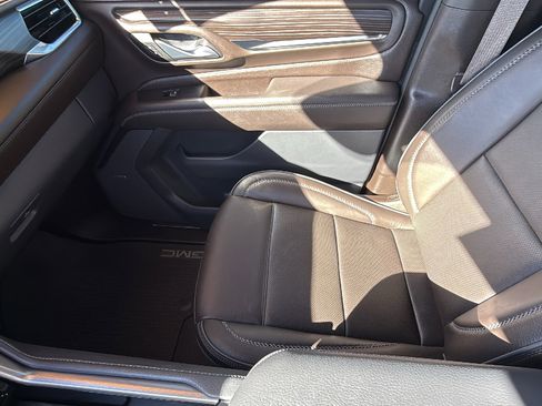 Certified 2024 GMC Yukon Denali image 12