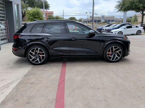 Certified 2025 Audi SQ6 e-tron Prestige w/ Premium Plus AWD/4WD image 11