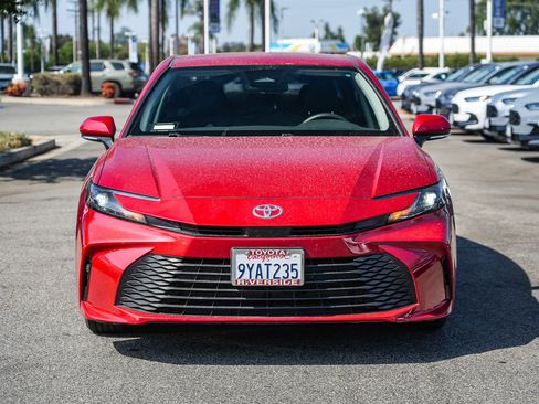 Used 2025 Toyota Camry LE FWD image 4