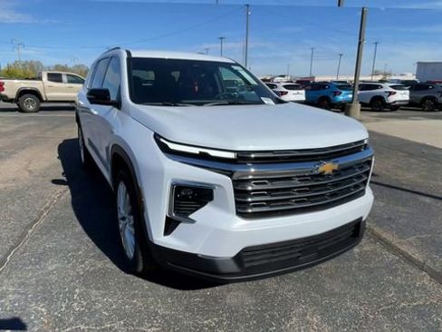 New 2026 Chevrolet Traverse LT w/ Driver Confidence Package image 4