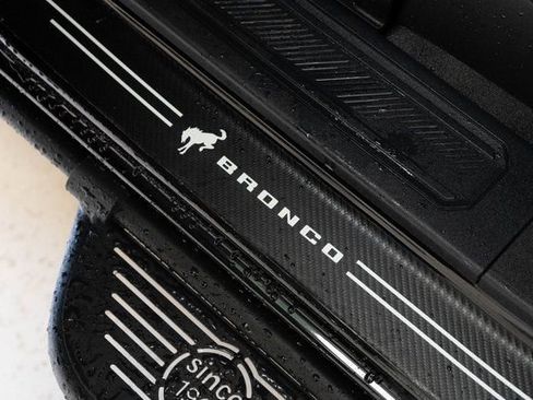 Used 2023 Ford Bronco Badlands image 16