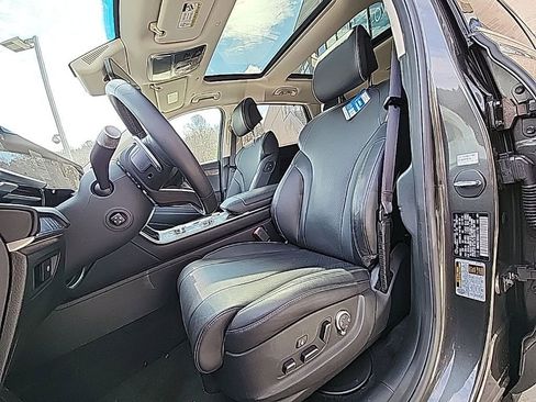 Used 2025 Genesis GV80 2.5T Prestige image 6