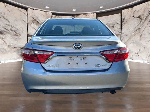 Used 2015 Toyota Camry SE w/ Moonroof Package image 6