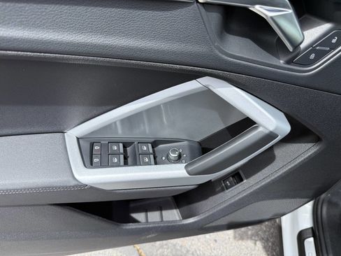 Used 2025 Audi Q3 2.0T Premium image 25