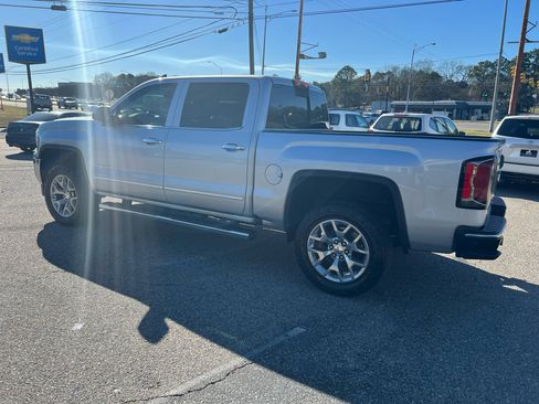 Used 2018 GMC Sierra 1500 SLT image 17