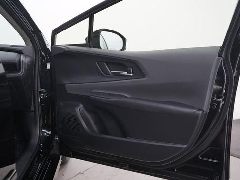 Used 2024 Toyota Prius XLE AWD/4WD image 9