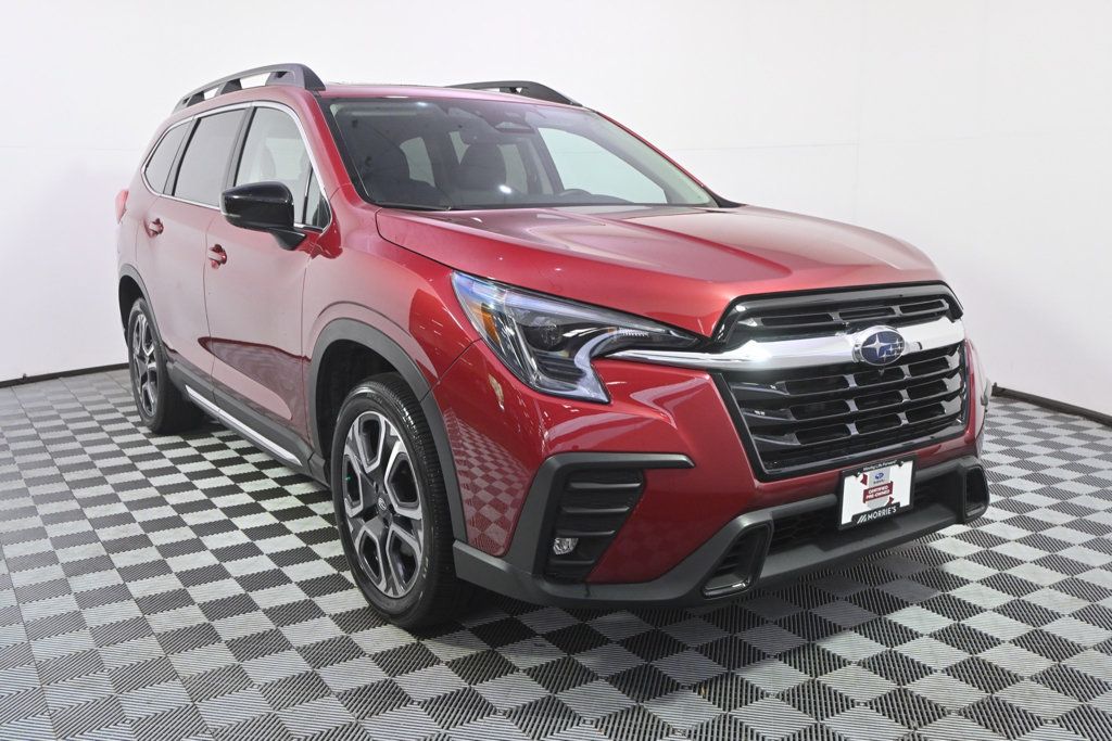 Used 2025 Subaru Ascent Limited AWD/4WD image 9