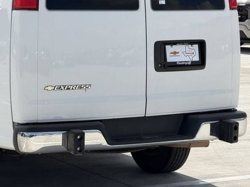 Used 2025 Chevrolet Express 2500 w/ Driver Convenience Package RWD image 6