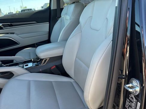 Used 2024 Kia Telluride S FWD image 17