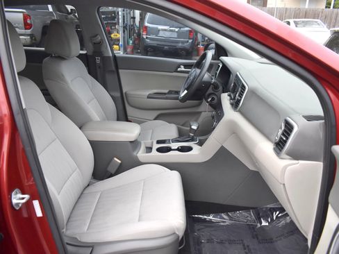 Used 2017 Kia Sportage LX image 15