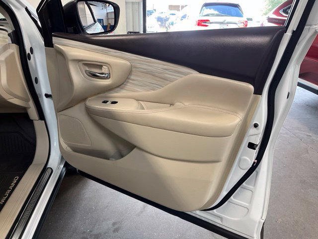 Used 2016 Nissan Murano Platinum w/ Platinum Technology Package FWD image 13