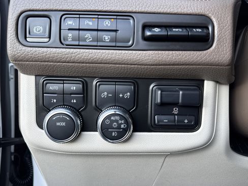 Used 2023 GMC Yukon Denali w/ Max Trailering Package image 17