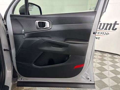 Used 2024 Kia Sorento S w/ Panoramic Sunroof Package image 27