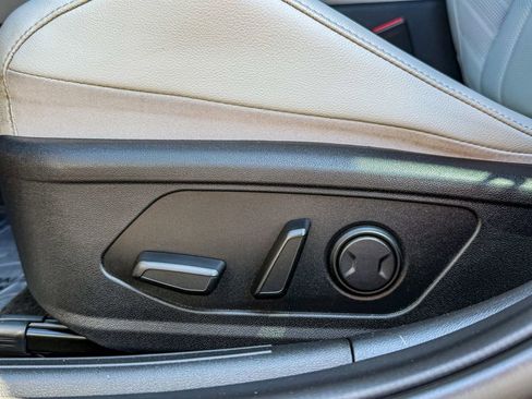 Used 2023 Hyundai Elantra Limited w/ Cargo Package FWD image 22
