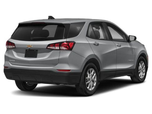Used 2024 Chevrolet Equinox LT AWD/4WD image 2