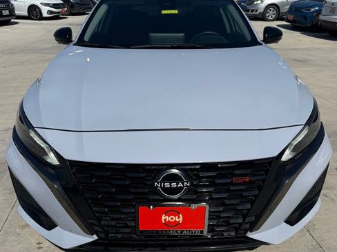 Used 2024 Nissan Altima 2.0 SR FWD image 4