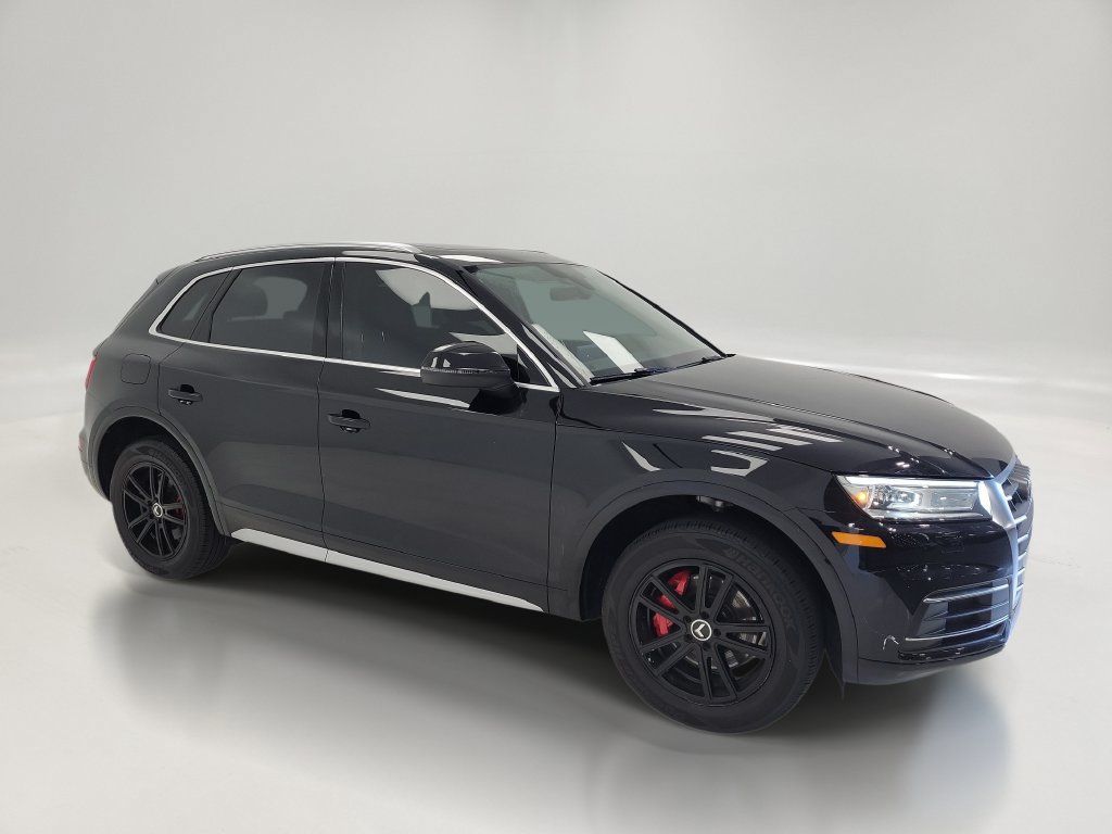 Used 2020 Audi Q5 2.0T Premium w/ Convenience Package AWD/4WD image 2