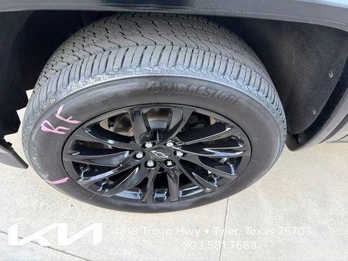 Used 2018 GMC Sierra 1500 SLT w/ Texas SLT Premium Package AWD/4WD image 4