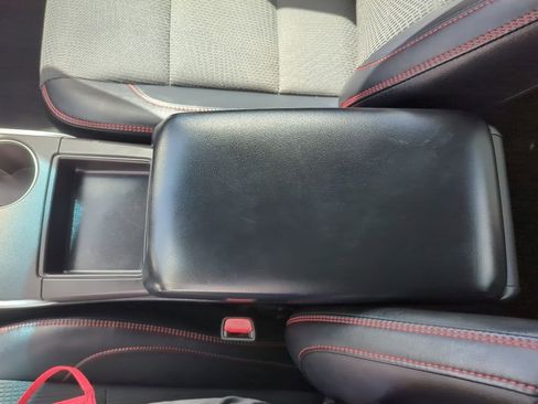 Used 2016 Toyota Camry SE FWD image 22