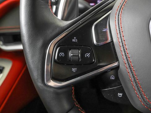 Used 2021 Chevrolet Corvette Stingray w/ Z51 Performance Package image 28