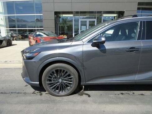 Used 2025 Lexus RX 350h w/ Convenience Package AWD/4WD image 2