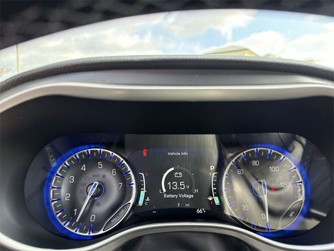 New 2026 Chrysler Pacifica Select image 18