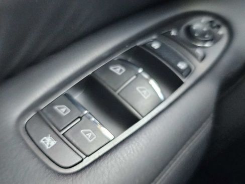 Used 2023 Nissan Armada SL w/ Captain's Chairs Package RWD image 28