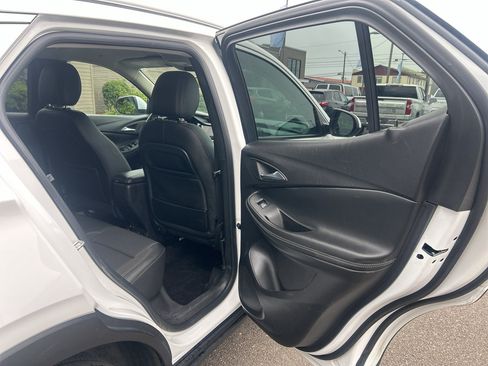 Used 2022 Buick Encore GX Select w/ Safety Package II AWD/4WD image 24