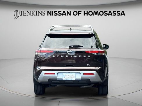 Certified 2022 Nissan Pathfinder SL w/ SL Premium Package FWD image 5
